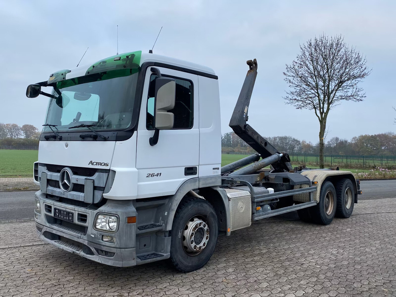 Mercedes-Benz Actros 2641 6x4 Actros 2641 6x4 - Hook lift truck: picture 1 Mercedes-Benz Actros 2641 6x4 Actros 2641 6x4 - Hook lift truck: picture 1