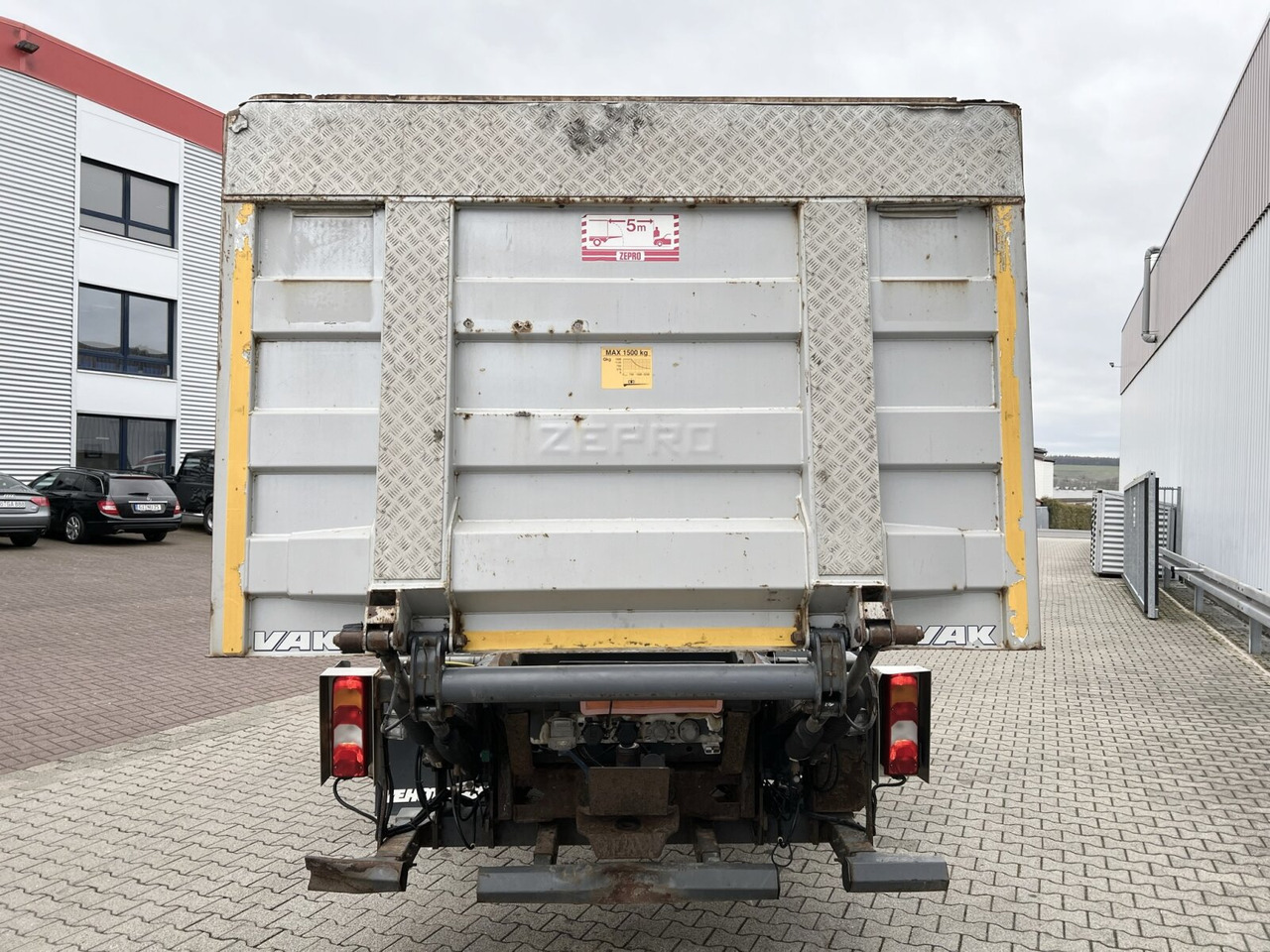 Cab chassis truck Mercedes-Benz Actros 2645 6x2 Actros 2645 6x2, Retarder, Liftachse, AWL, Hiab LBW: picture 15