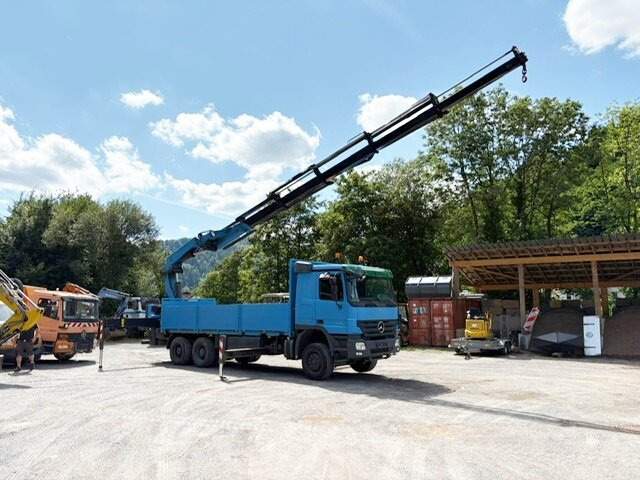 Mercedes-Benz Actros 2741 L 6x4 Actros 2741 L 6x4, Twist-Lock ausz. auf 3m, Heckkran Palfinger PK 42502-D, Funk - Dropside/ Flatbed truck, Crane truck: picture 1 Mercedes-Benz Actros 2741 L 6x4 Actros 2741 L 6x4, Twist-Lock ausz. auf 3m, Heckkran Palfinger PK 42502-D, Funk - Dropside/ Flatbed truck, Crane truck: picture 1