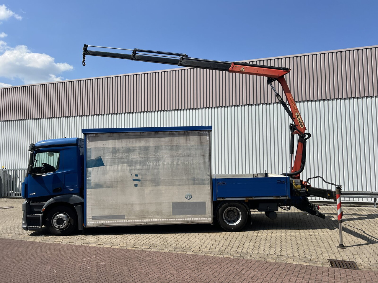Crane truck Mercedes-Benz Antos 1836 L 4x2 Antos 1836 L 4x2, Glastransporter, Heckkran Palfinger Pk 12002-EH, Funk: picture 11