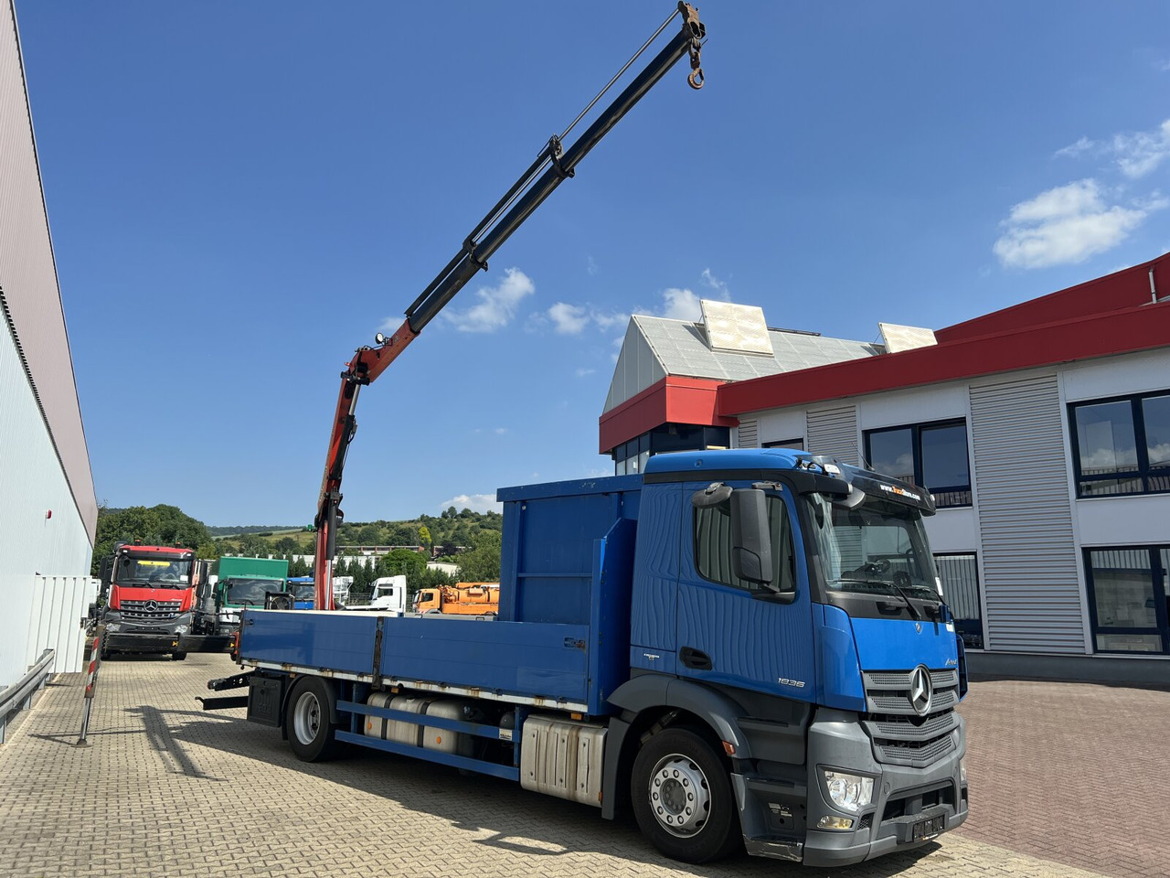 Crane truck Mercedes-Benz Antos 1836 L 4x2 Antos 1836 L 4x2, Glastransporter, Heckkran Palfinger Pk 12002-EH, Funk: picture 8
