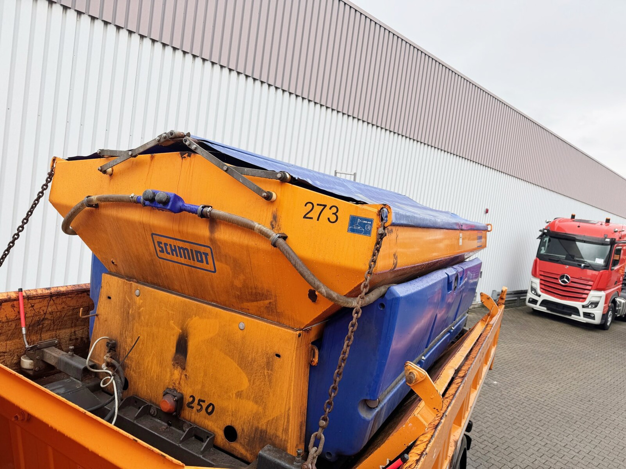 Mercedes-Benz Arocs 2036 AK 4x4 Arocs 2036 AK 4x4, Grounder, Motorabtrieb, Bordmatik, Winterdienstausstattung - Tipper: picture 3 Mercedes-Benz Arocs 2036 AK 4x4 Arocs 2036 AK 4x4, Grounder, Motorabtrieb, Bordmatik, Winterdienstausstattung - Tipper: picture 3