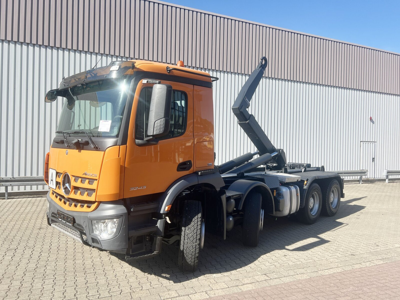 Mercedes-Benz Arocs 3243 LK 8x4/4 Arocs 3243 LK 8x4/4, Motorabtrieb - Hook lift truck: picture 1 Mercedes-Benz Arocs 3243 LK 8x4/4 Arocs 3243 LK 8x4/4, Motorabtrieb - Hook lift truck: picture 1