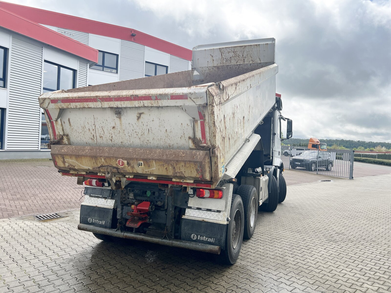 Leasing of Mercedes-Benz Arocs 3253 K 8x4/4 Arocs 3253 K 8x4/4, Retarder, Stahlmulde ca. 15m³, hydr. Heckklappenöffnung Mercedes-Benz Arocs 3253 K 8x4/4 Arocs 3253 K 8x4/4, Retarder, Stahlmulde ca. 15m³, hydr. Heckklappenöffnung: picture 10