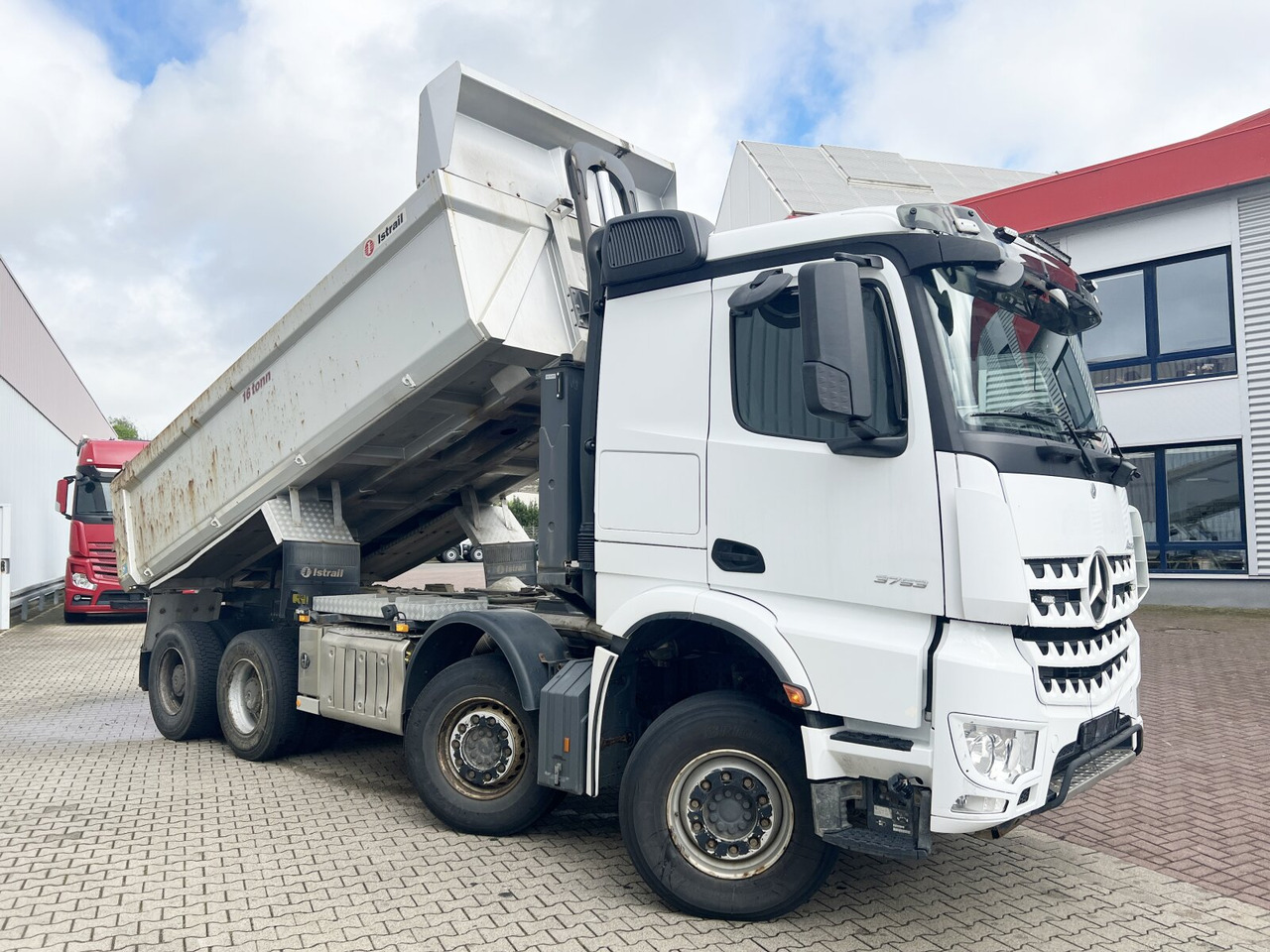 Leasing of Mercedes-Benz Arocs 3253 K 8x4/4 Arocs 3253 K 8x4/4, Retarder, Stahlmulde ca. 15m³, hydr. Heckklappenöffnung Mercedes-Benz Arocs 3253 K 8x4/4 Arocs 3253 K 8x4/4, Retarder, Stahlmulde ca. 15m³, hydr. Heckklappenöffnung: picture 8