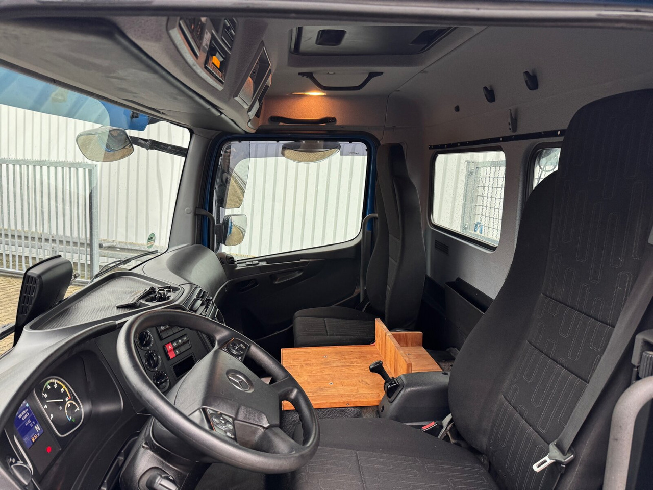 Mercedes-Benz Atego 1023 K 4x2 Atego 1023 K 4x2, 2x AHK - Tipper: picture 2 Mercedes-Benz Atego 1023 K 4x2 Atego 1023 K 4x2, 2x AHK - Tipper: picture 2