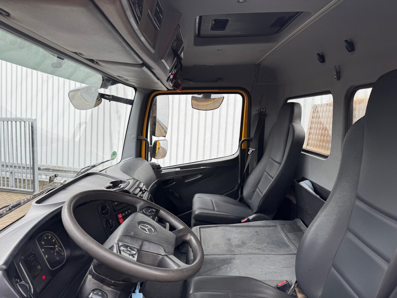 Mercedes-Benz Atego 1221 K 4x2 Atego 1221 K 4x2, 2x AHK - Tipper: picture 2 Mercedes-Benz Atego 1221 K 4x2 Atego 1221 K 4x2, 2x AHK - Tipper: picture 2