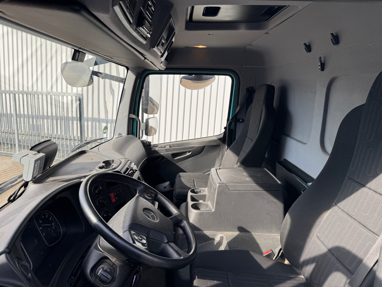 Mercedes-Benz Atego 1221 L 4x2 Atego 1221 L 4x2 mit LBW BÄR - Dropside/ Flatbed truck: picture 3 Mercedes-Benz Atego 1221 L 4x2 Atego 1221 L 4x2 mit LBW BÄR - Dropside/ Flatbed truck: picture 3