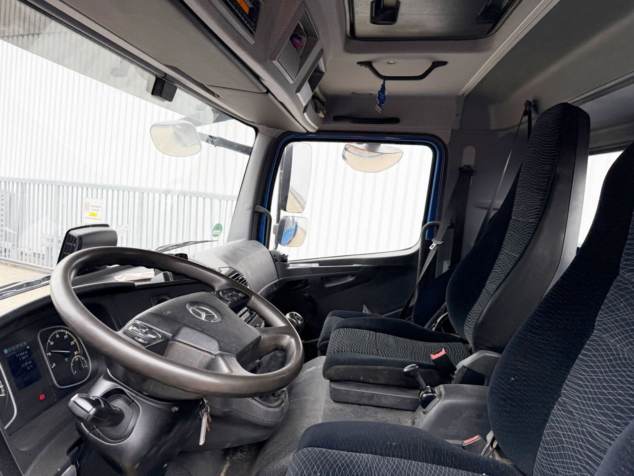 Mercedes-Benz Atego 1630 K 4x2 Atego 1630 K 4x2, Meiller 3-Seiten, 2 x AHK Öl - Tipper: picture 2 Mercedes-Benz Atego 1630 K 4x2 Atego 1630 K 4x2, Meiller 3-Seiten, 2 x AHK Öl - Tipper: picture 2