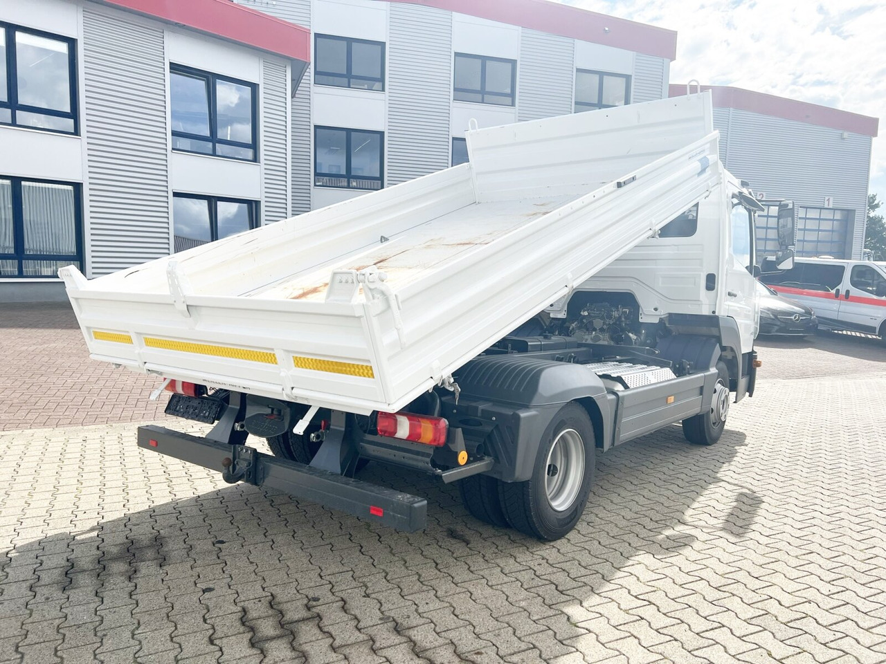 Leasing of Mercedes-Benz Atego 818/23 K 4x2 Atego 818/23 K 4x2, 2x AHK, Meiller-Kipper, mehrfach Vorhanden! Mercedes-Benz Atego 818/23 K 4x2 Atego 818/23 K 4x2, 2x AHK, Meiller-Kipper, mehrfach Vorhanden!: picture 9