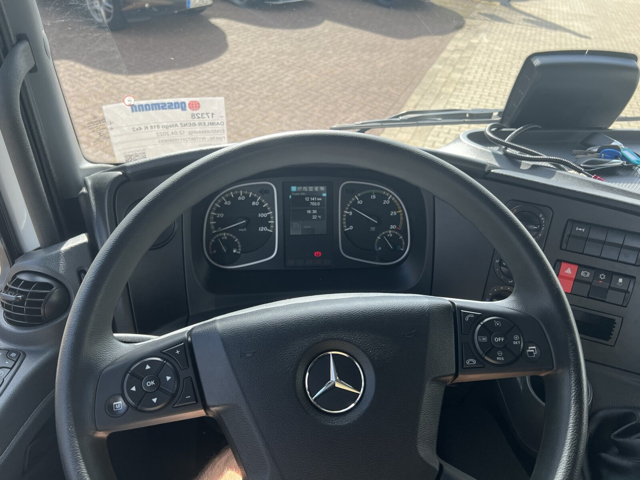 Cab chassis truck Mercedes-Benz Atego 818 K 4x2 Atego 818 K 4x2, 2x AHK, 5x VORHANDEN!: picture 6