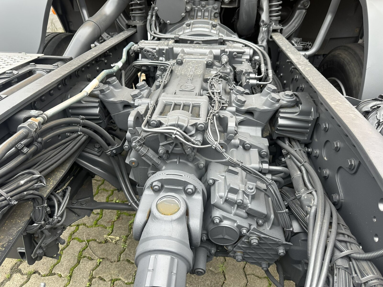 Cab chassis truck Mercedes-Benz Axor 2629 K 6x4 Axor 2629 K 6x4, PTO, Steel, Manual, 6-Zylinder: picture 13