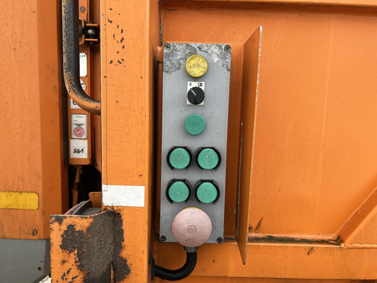 Mercedes-Benz Econic 2629 LL 6x2/4 NLA Econic 2629 LL 6x2/4 NLA, EEV, Lenkachse, Haller X2C, Zöller-Schüttung - Garbage truck: picture 2 Mercedes-Benz Econic 2629 LL 6x2/4 NLA Econic 2629 LL 6x2/4 NLA, EEV, Lenkachse, Haller X2C, Zöller-Schüttung - Garbage truck: picture 2