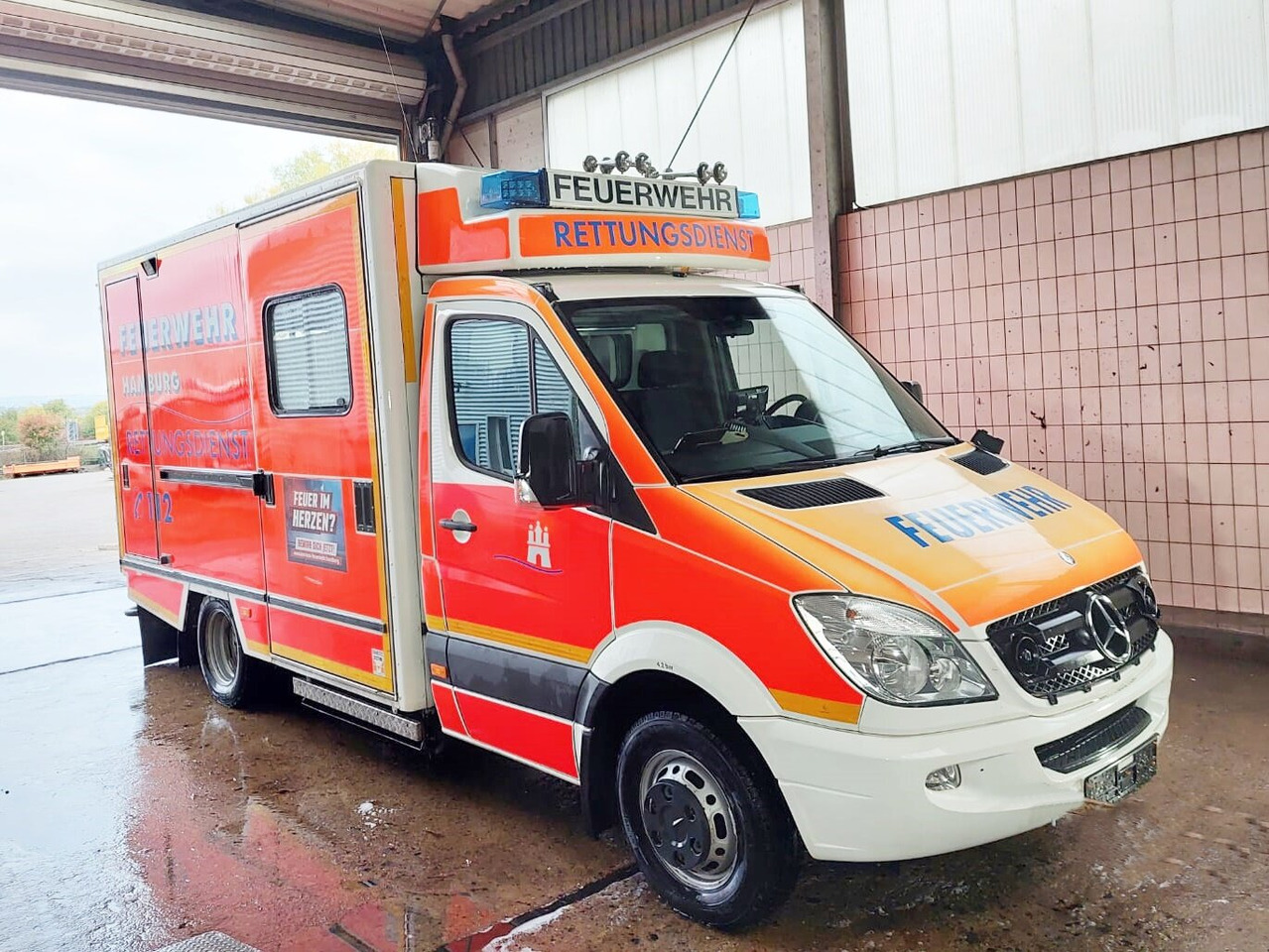 Mercedes-Benz Sprinter 516 CDI 4x2 Sprinter 516 CDI 4x2, Rettungswagen, Retarder - Fire truck: picture 1 Mercedes-Benz Sprinter 516 CDI 4x2 Sprinter 516 CDI 4x2, Rettungswagen, Retarder - Fire truck: picture 1