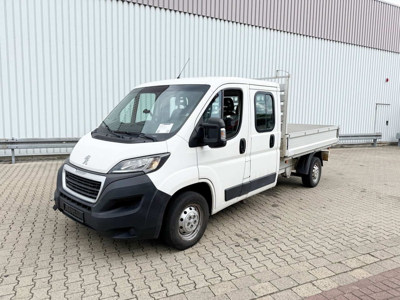 Peugeot Boxer 4x2 Doka Boxer 4x2 Doka - Flatbed van, Combi van: picture 1 Peugeot Boxer 4x2 Doka Boxer 4x2 Doka - Flatbed van, Combi van: picture 1