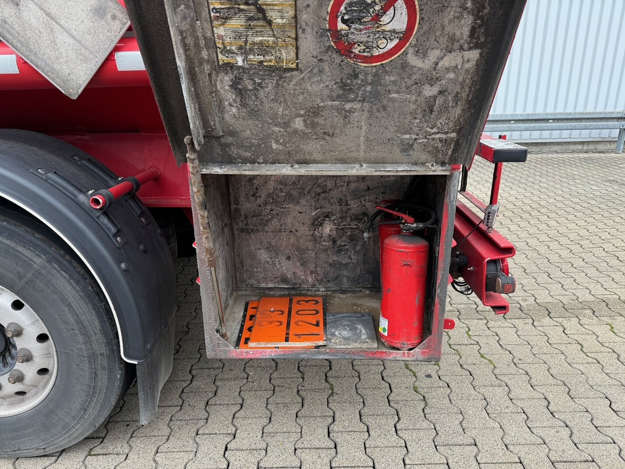 Tank semi-trailer Schrader Z-STA 24-42.7/4 Tankauflieger Z-STA 24-42.7/4, 4 Kammern, ca. 42700l, 2x Liftachse, Oben-/Untenbefüllung: picture 10