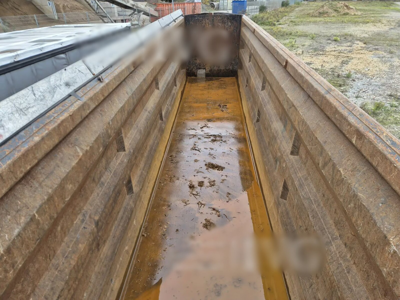 KLOOS FT 74 KLOOS FT 74, Stahlmulde ca. 74m³, 2x Liftachse, Rüttler - Semi-trailer: picture 4 KLOOS FT 74 KLOOS FT 74, Stahlmulde ca. 74m³, 2x Liftachse, Rüttler - Semi-trailer: picture 4