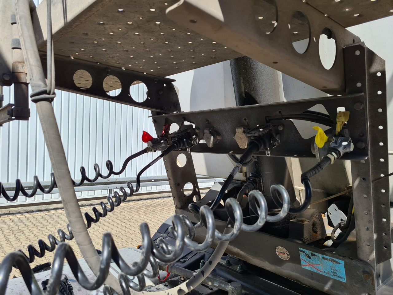 Semi-trailer Schmitz Cargobull SKI 24 SL 7.2 SKI 24 SL 7.2, Stahlmulde ca. 25m³, Liftachse: picture 8 Semi-trailer Schmitz Cargobull SKI 24 SL 7.2 SKI 24 SL 7.2, Stahlmulde ca. 25m³, Liftachse: picture 8