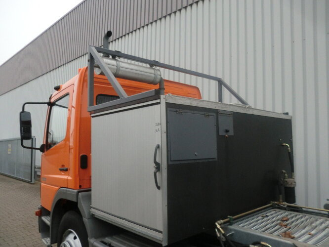 - Tank-Aufbau Tank-Aufbauauf Wunsch mit Separatmotor, Stromgenerator, Hydraulik - Storage tank: picture 3 - Tank-Aufbau Tank-Aufbauauf Wunsch mit Separatmotor, Stromgenerator, Hydraulik - Storage tank: picture 3