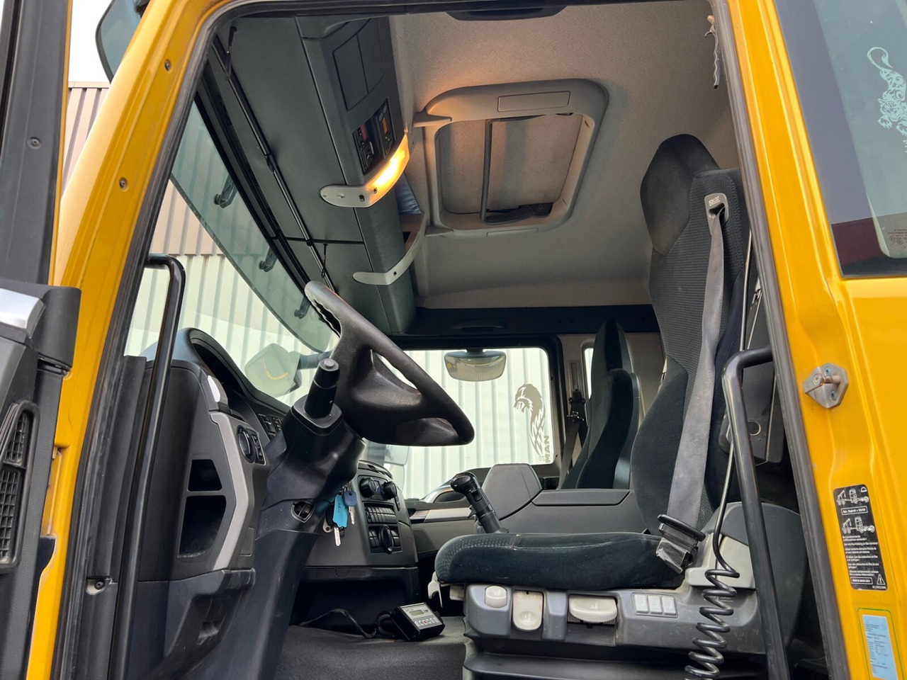 Interior photo 1: Tractor unit MAN TGS 18.440 4X4H BLS TGS 18.440 4X4H BLS, HydroDrive, Hydraulik Interior photo 1: Tractor unit MAN TGS 18.440 4X4H BLS TGS 18.440 4X4H BLS, HydroDrive, Hydraulik