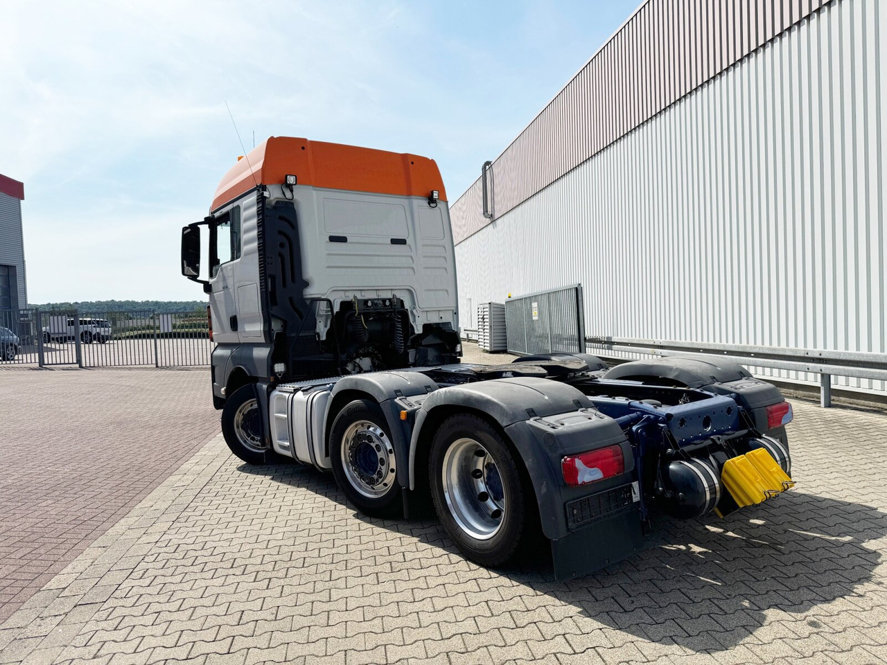 MAN TGX 26.510 6X2/4 BLS TGX 26.510 6X2/4 BLS, Intarder, Vorlauflenk-/lift, XLX-Fahrerhaus - Tractor unit: picture 2 MAN TGX 26.510 6X2/4 BLS TGX 26.510 6X2/4 BLS, Intarder, Vorlauflenk-/lift, XLX-Fahrerhaus - Tractor unit: picture 2