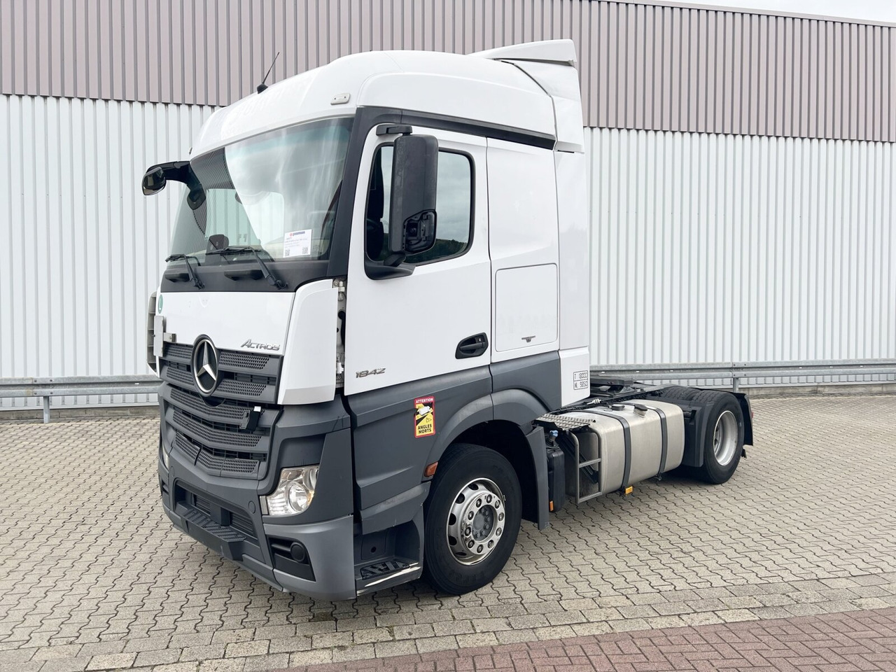 Mercedes-Benz Actros 1842 LS 4x2 Actros 1842 LS 4x2, 7x VORHANDEN - Tractor unit: picture 1 Mercedes-Benz Actros 1842 LS 4x2 Actros 1842 LS 4x2, 7x VORHANDEN - Tractor unit: picture 1
