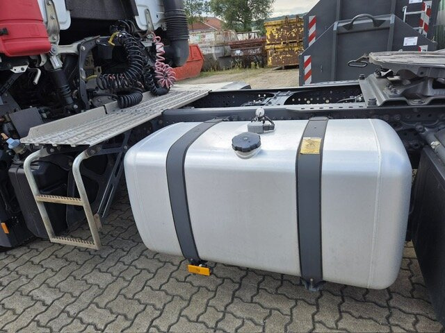 Mercedes-Benz Actros 1846 LS 4x2 Actros 1846 LS 4x2 MultimediaCockpit, StreamSpace, ADR - Tractor unit: picture 2 Mercedes-Benz Actros 1846 LS 4x2 Actros 1846 LS 4x2 MultimediaCockpit, StreamSpace, ADR - Tractor unit: picture 2