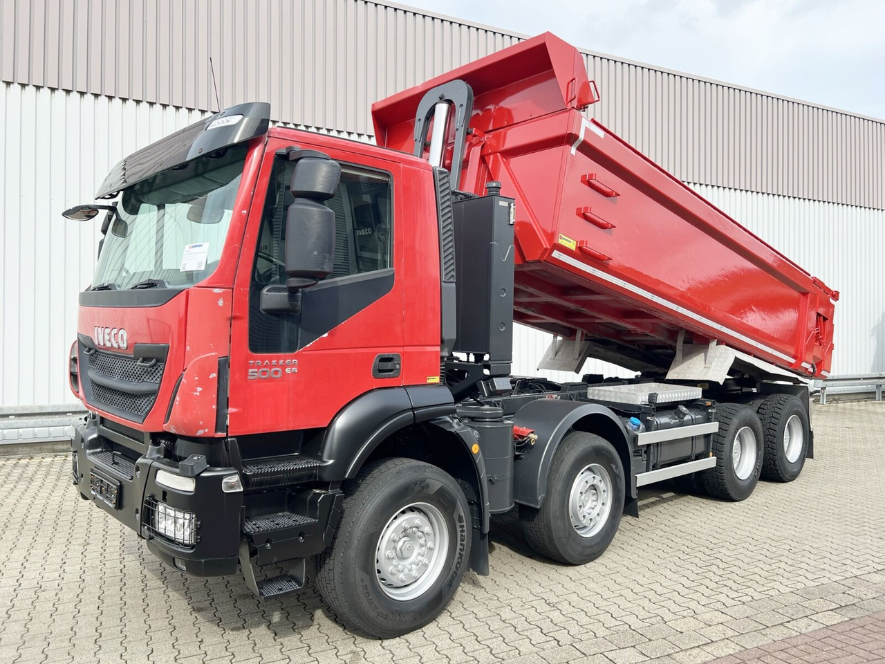 Trakker AD410T50 8x4 Trakker AD410T50 8x4, Stahlmulde ca. 16m³, hydr. Heckklappe - Tipper: picture 1 Trakker AD410T50 8x4 Trakker AD410T50 8x4, Stahlmulde ca. 16m³, hydr. Heckklappe - Tipper: picture 1
