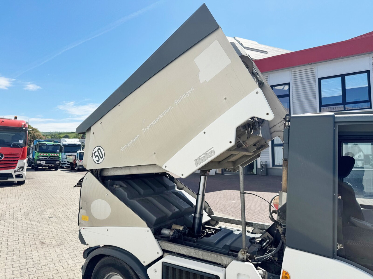 Truck Hako Multicar Citymaster 2000 3B Kehrmaschine 4x2 Multicar Citymaster 2000 3B Kehrmaschine 4x2: picture 11