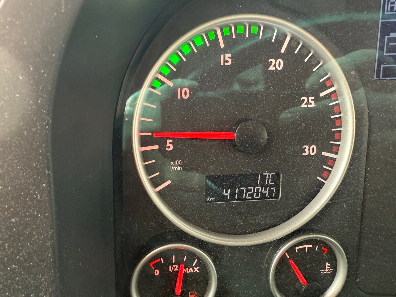 MAN TGS 35.460 8x4-4 BL TGS 35.460 8x4-4 BL, Intarder, Lenk/Lift, Kippsilo ca. 32m³, Kompressor - Truck: picture 3 MAN TGS 35.460 8x4-4 BL TGS 35.460 8x4-4 BL, Intarder, Lenk/Lift, Kippsilo ca. 32m³, Kompressor - Truck: picture 3