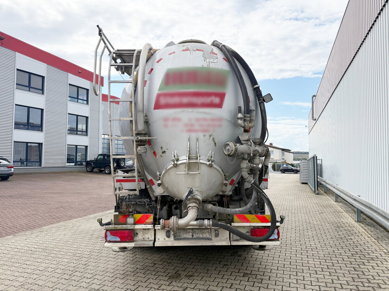 Truck MAN TGS 35.460 8x4-4 BL TGS 35.460 8x4-4 BL, Intarder, Lenk/Lift, Kippsilo ca. 32m³, Kompressor: picture 11