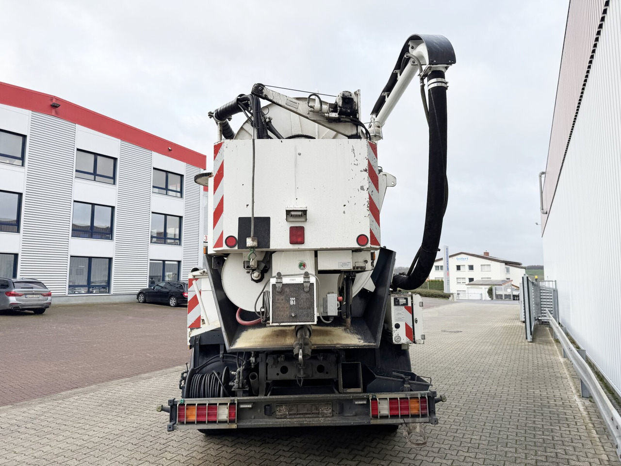 Truck Mercedes-Benz Actros 2536 L 6x2 Actros 2536 L 6x2, Müller Saug- und Spülwagen ca. 10,5m³, Lenkachse: picture 13