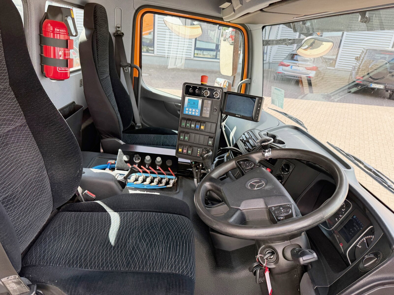 Mercedes-Benz Atego 1524 LKO 4x2 Atego 1524 LKO 4x2, Kehrmaschine FAUN Viajet 6RH - Truck: picture 4 Mercedes-Benz Atego 1524 LKO 4x2 Atego 1524 LKO 4x2, Kehrmaschine FAUN Viajet 6RH - Truck: picture 4