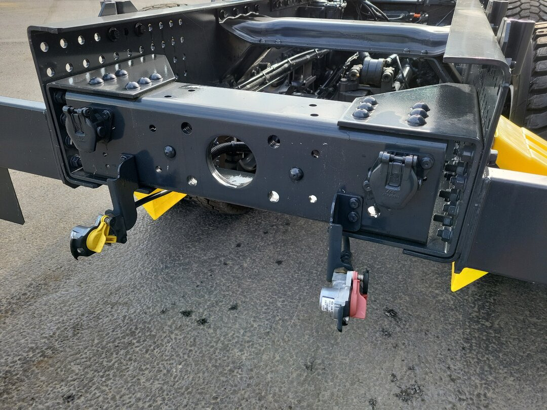 X-Way 460 6x4, Retarder X-Way 460 6x4, Retarder - Hook lift truck: picture 5 X-Way 460 6x4, Retarder X-Way 460 6x4, Retarder - Hook lift truck: picture 5