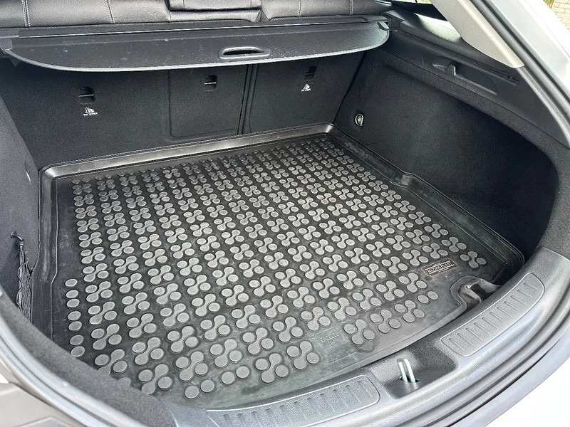 Mercedes-Benz CLA-Klasse 200 D - SHOOTING BRAKE + STANDKLIMA + NAVI - Car: picture 4 Mercedes-Benz CLA-Klasse 200 D - SHOOTING BRAKE + STANDKLIMA + NAVI - Car: picture 4