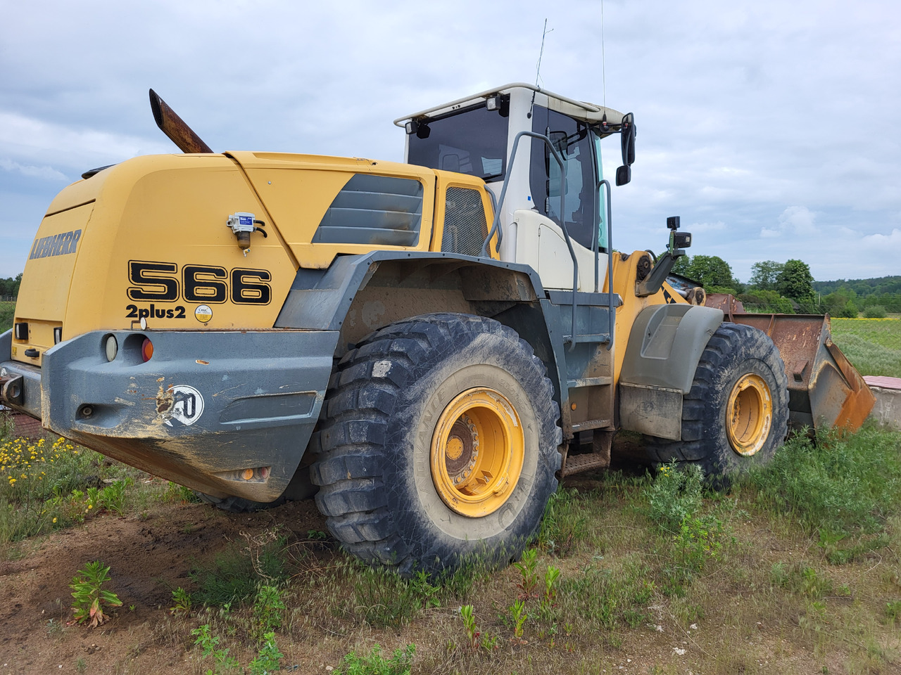 LIEBHERR L566 - Wheel loader: picture 3 LIEBHERR L566 - Wheel loader: picture 3
