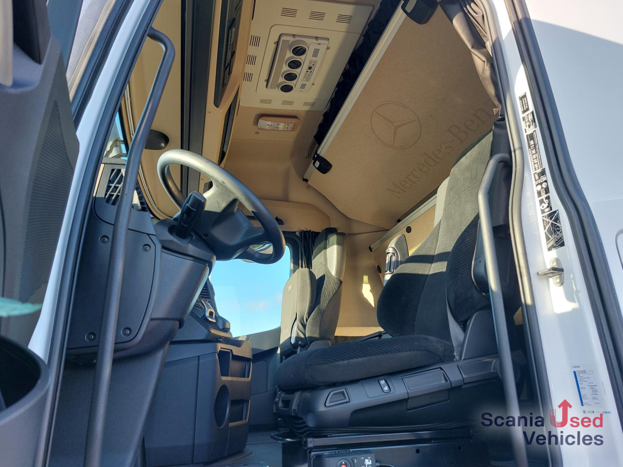 MERCEDES-BENZ 1845L Plane/Edscha NUR KOMPLETT m. ANH.!!! - Curtainsider truck: picture 4 MERCEDES-BENZ 1845L Plane/Edscha NUR KOMPLETT m. ANH.!!! - Curtainsider truck: picture 4