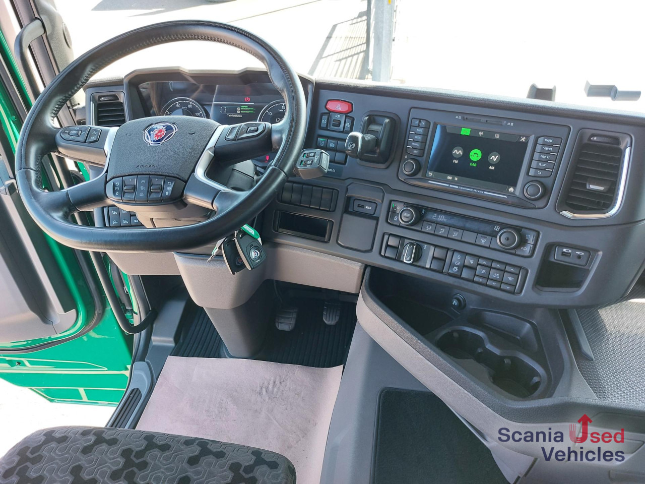 SCANIA R 450 A4x2EB Volumen Mega Jumbo DAB Standklima - Tractor unit: picture 2 SCANIA R 450 A4x2EB Volumen Mega Jumbo DAB Standklima - Tractor unit: picture 2