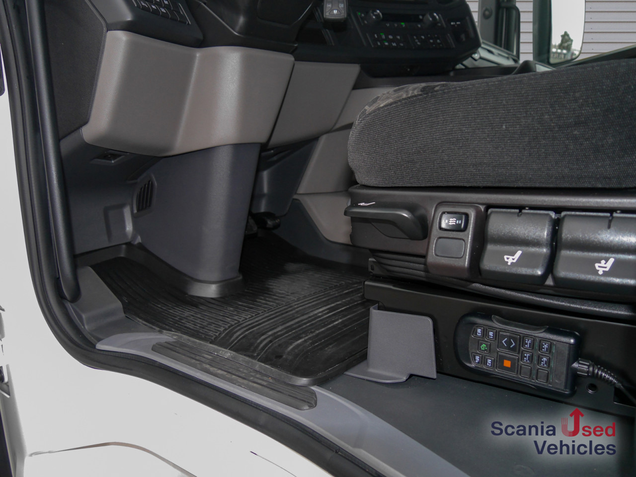 SCANIA R 460 A4x2NA - SUPER - - Tractor unit: picture 3 SCANIA R 460 A4x2NA - SUPER - - Tractor unit: picture 3