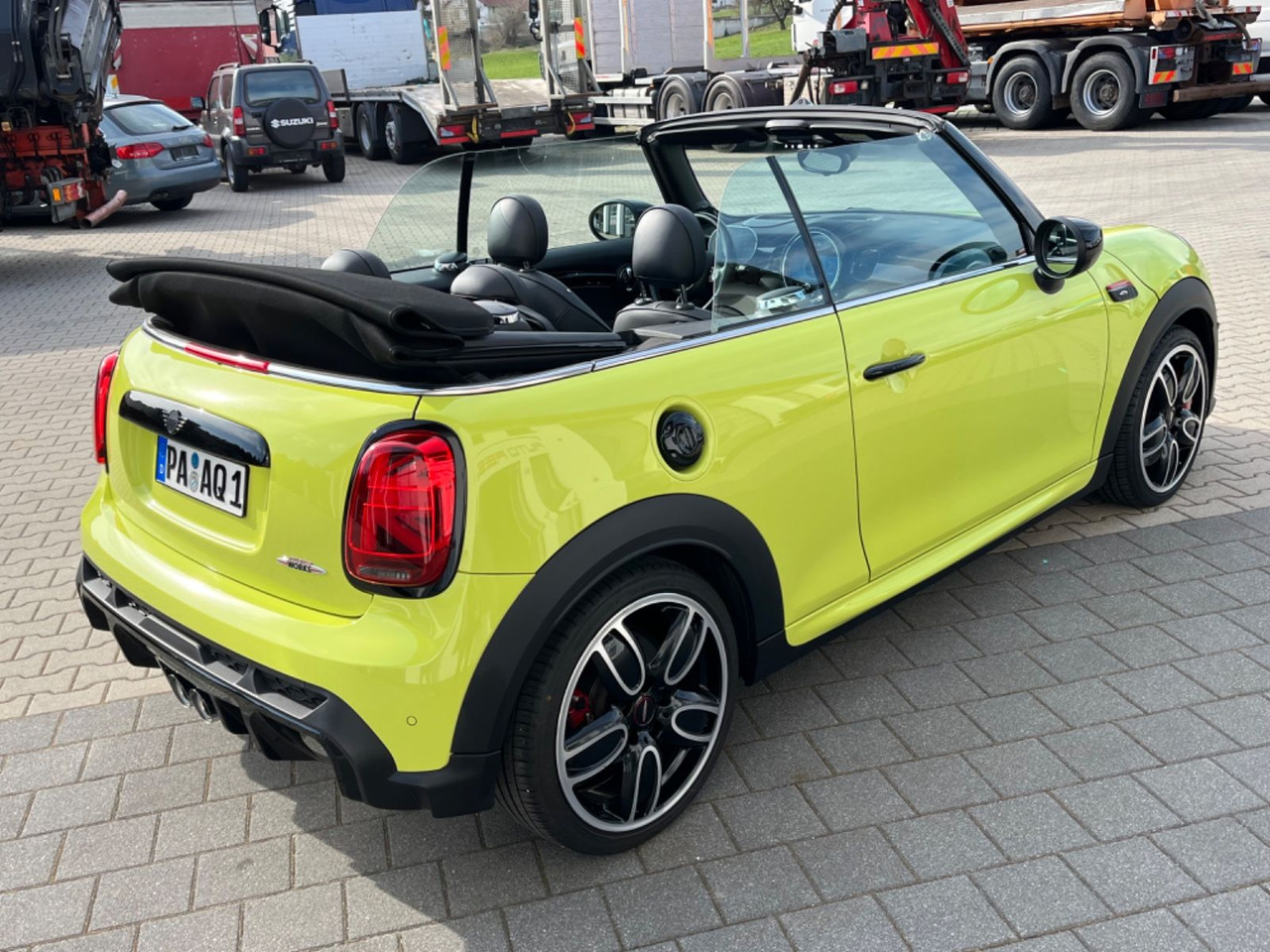 MINI John Cooper Works Cabrio - Car: picture 3 MINI John Cooper Works Cabrio - Car: picture 3