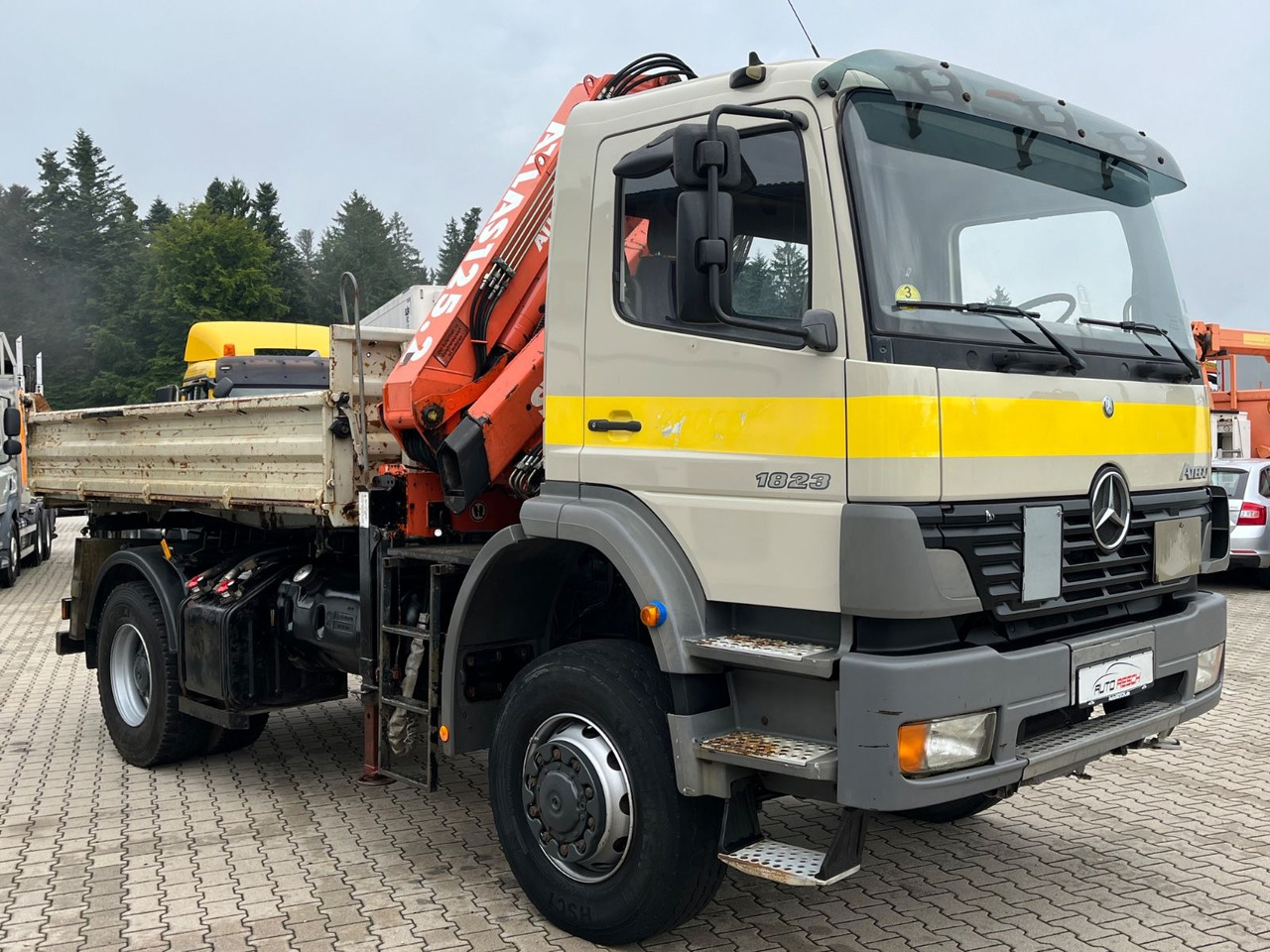 Mercedes-Benz Atego 1823 4x4 Kipper mit Kran Atlas 125.2 Funk - Tipper, Crane truck: picture 2 Mercedes-Benz Atego 1823 4x4 Kipper mit Kran Atlas 125.2 Funk - Tipper, Crane truck: picture 2
