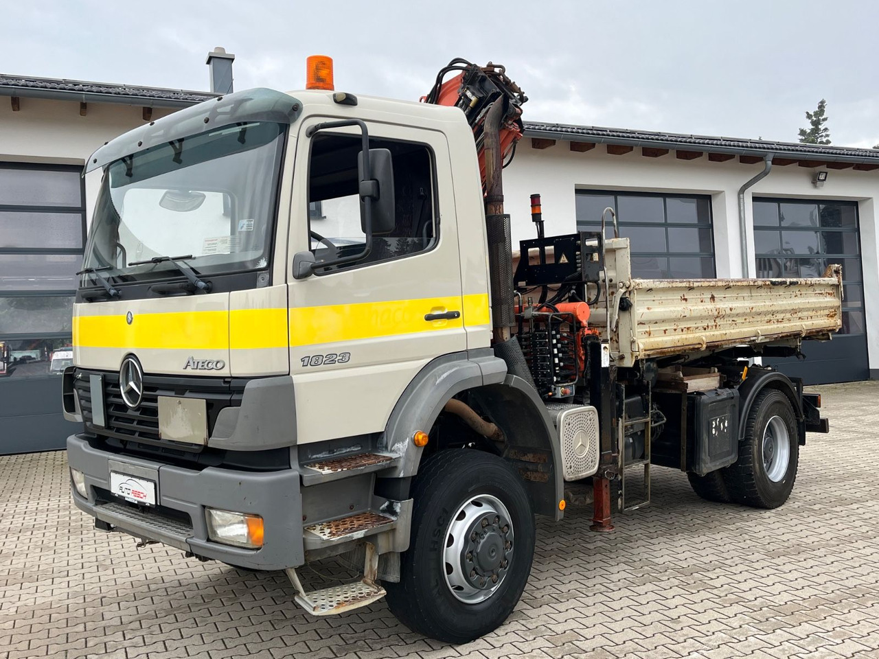 Mercedes-Benz Atego 1823 4x4 Kipper mit Kran Atlas 125.2 Funk - Tipper, Crane truck: picture 1 Mercedes-Benz Atego 1823 4x4 Kipper mit Kran Atlas 125.2 Funk - Tipper, Crane truck: picture 1