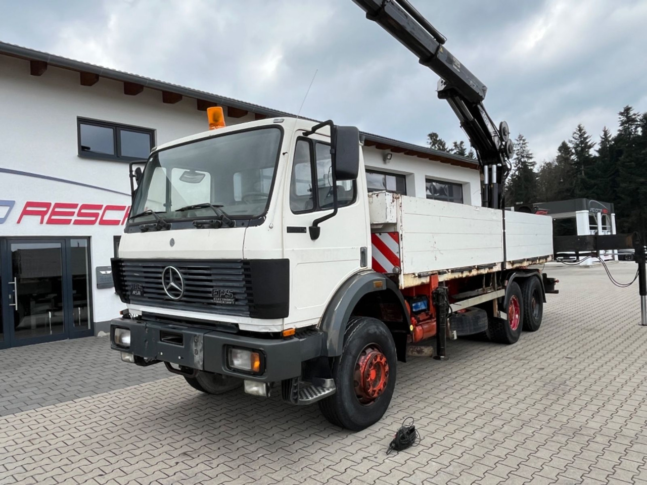 Dropside/ Flatbed truck, Crane truck Mercedes-Benz SK 2635 6x4 V8 Pritsche mit HIAB 300-4: picture 12