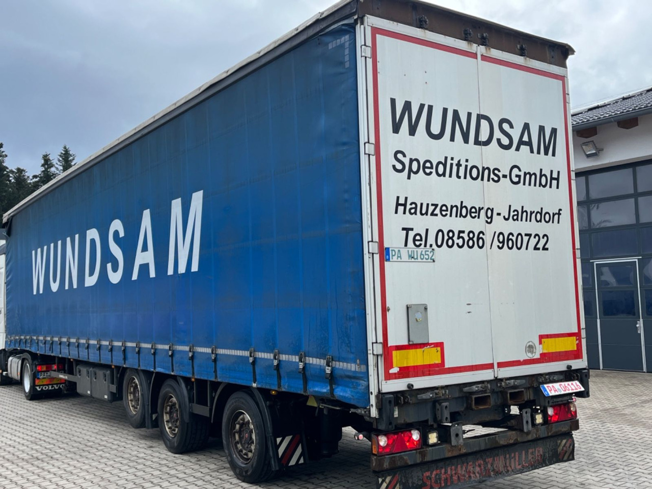 Schwarzmüller S1 Pritsche Plane Mega Stapleraufnahme Jumbo - Curtainsider semi-trailer: picture 3 Schwarzmüller S1 Pritsche Plane Mega Stapleraufnahme Jumbo - Curtainsider semi-trailer: picture 3
