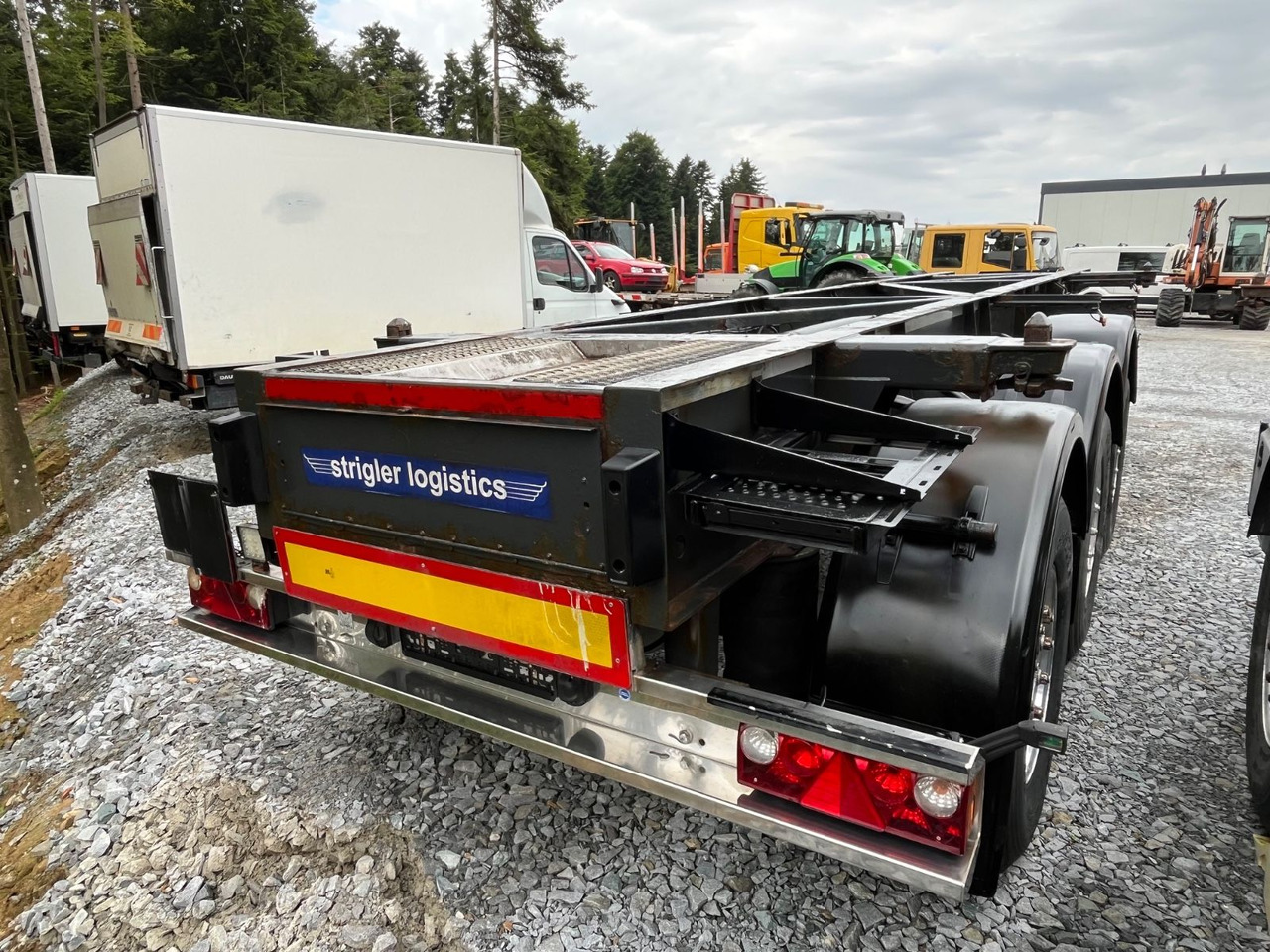 Schwarzmüller S1 R-Serie Tank Chassis ADR SAF Alufelgen - Container transporter/ Swap body semi-trailer: picture 2 Schwarzmüller S1 R-Serie Tank Chassis ADR SAF Alufelgen - Container transporter/ Swap body semi-trailer: picture 2