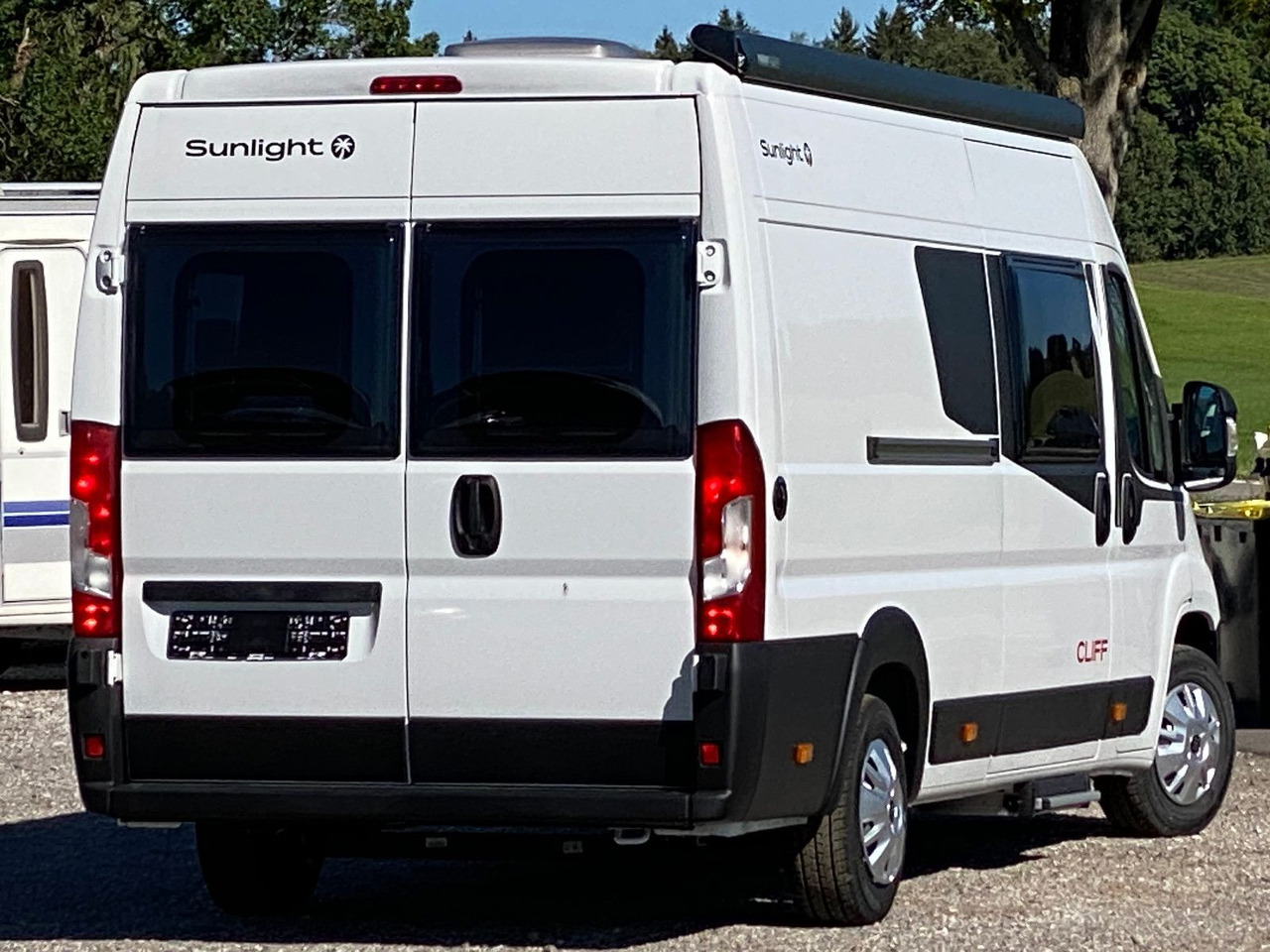 Camper van Sunlight Cliff 640 mit Längsbetten,Modell 25: picture 7