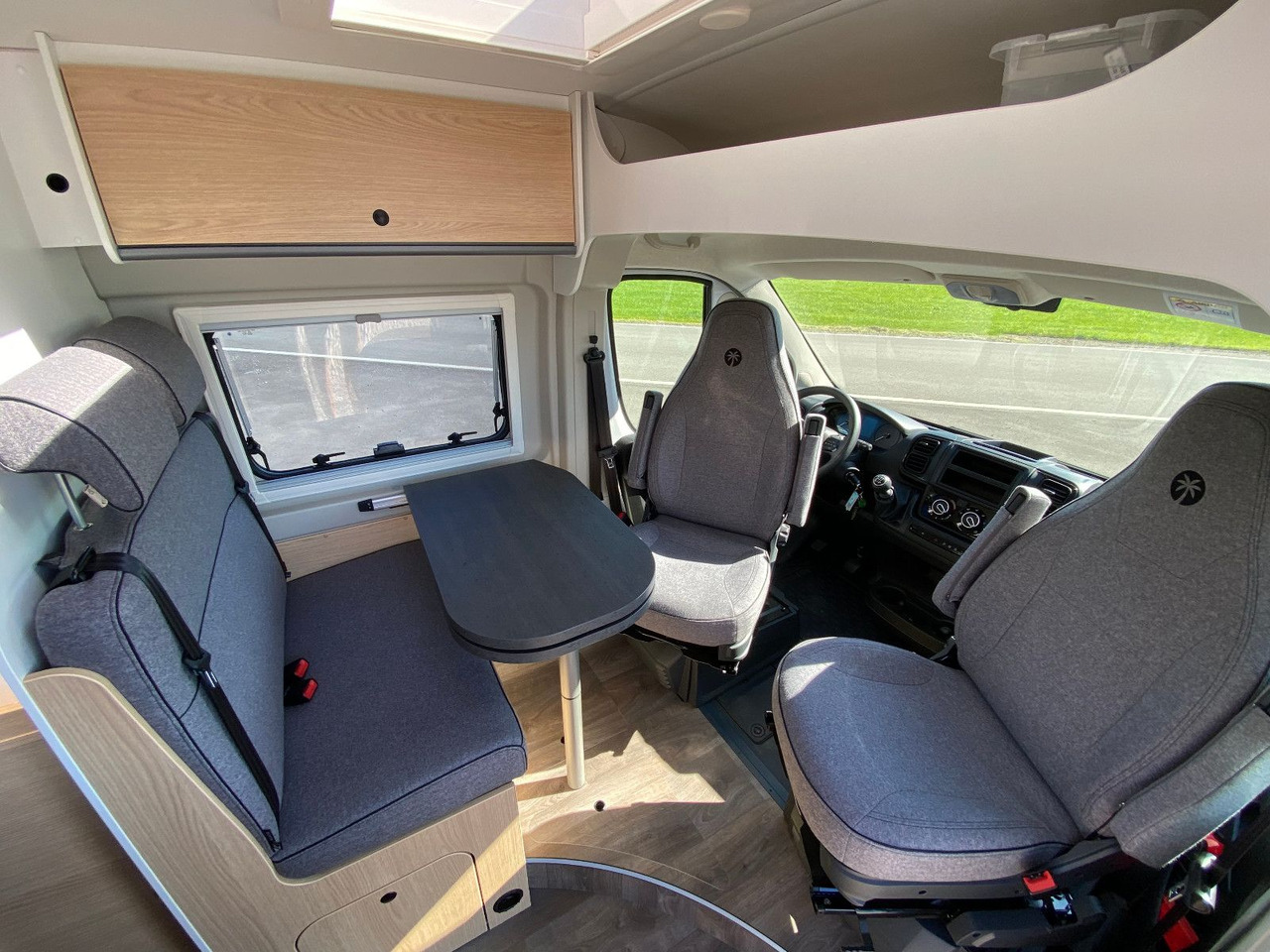 Camper van Sunlight Cliff 640 mit Längsbetten,Modell 25: picture 10