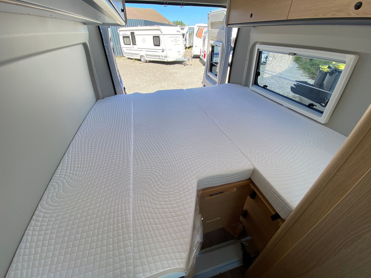 Camper van Sunlight Cliff 640 mit Längsbetten,Modell 25: picture 17