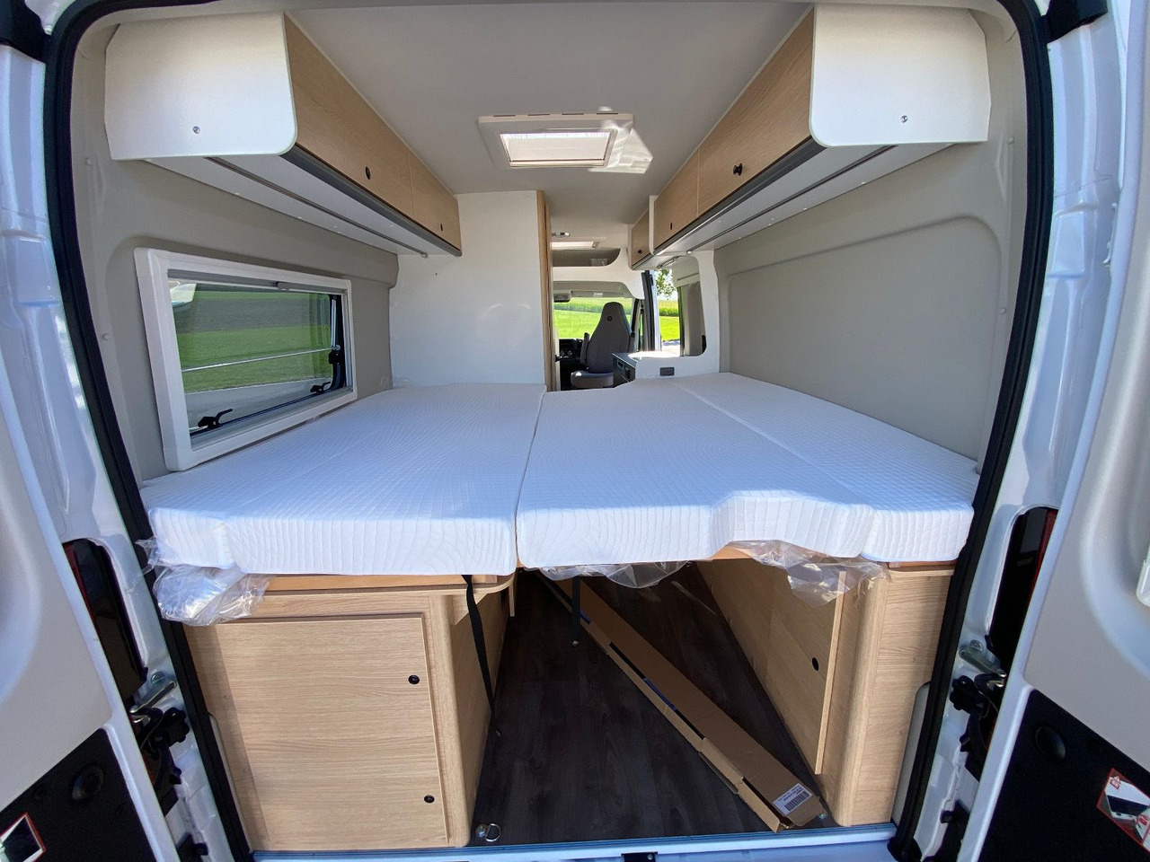 Camper van Sunlight Cliff 640 mit Längsbetten,Modell 25: picture 18