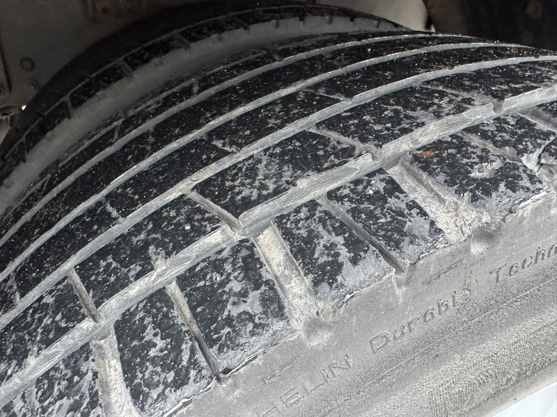 Box truck Volvo FL 240 / 6 Cylinder / 18 Tons / Manual / Tail Lift / TUV:1-2026 / NL Truck: picture 18